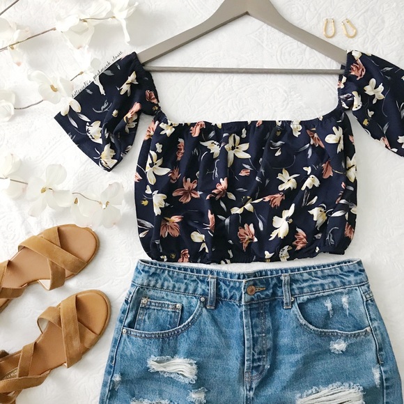 Tops - Navy Blue Floral Crop Top